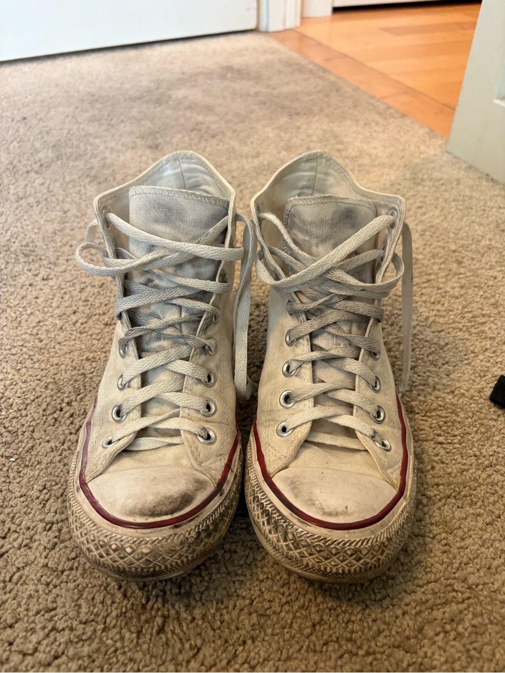 Women’s Classic High-Top Converse size 8.5